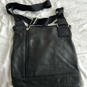 ⭐️MESSENGER CROSSBODY BAG⭐️